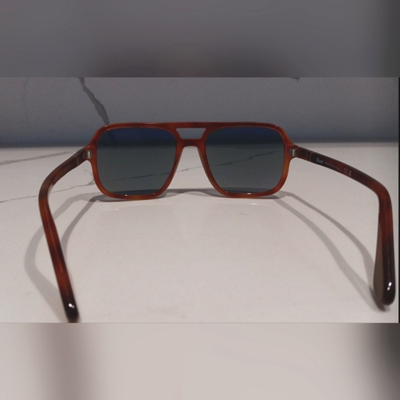 New Persol Unisex sunglasses -don’t be cheap they aren’t. - Picture 2 of 3